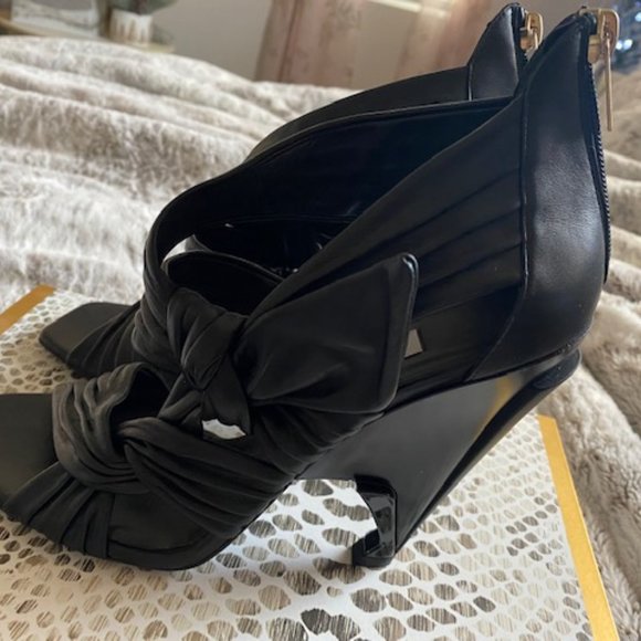 Jimmy Choo - Picture 2 of 6